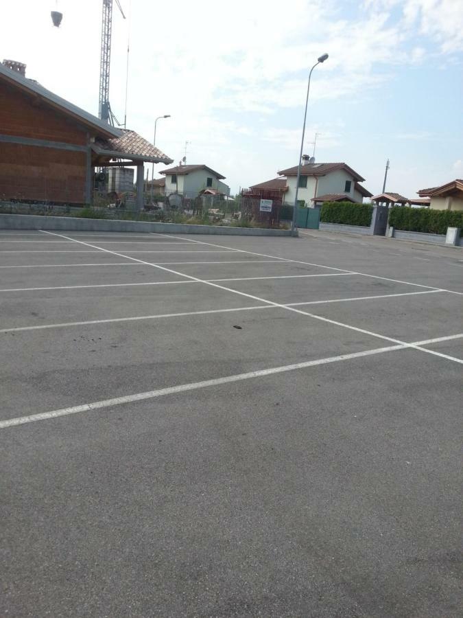Peschiera Appartamenti Vacanze Peschiera del Garda Exterior foto