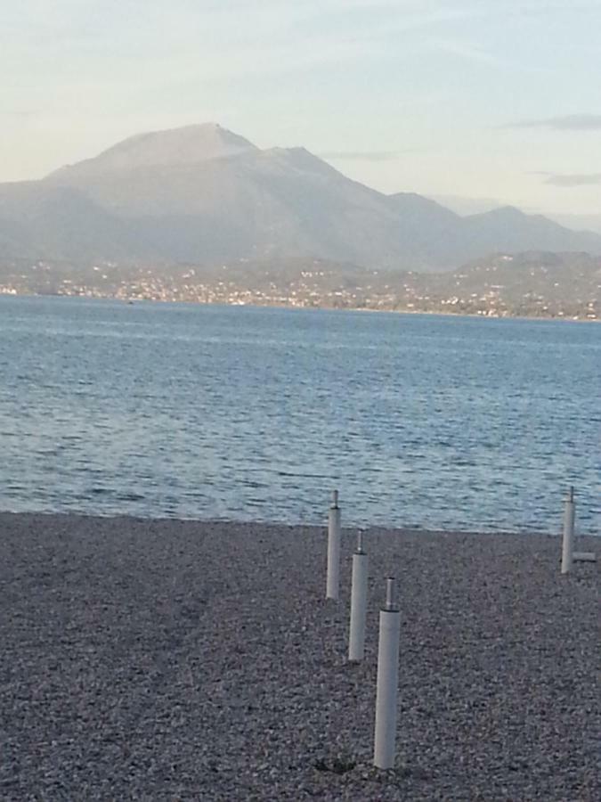 Peschiera Appartamenti Vacanze Peschiera del Garda Exterior foto